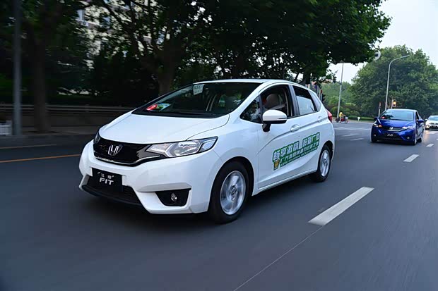 【劲酷新生飞同凡响 试驾广汽本田新飞度】-大连中升宏达