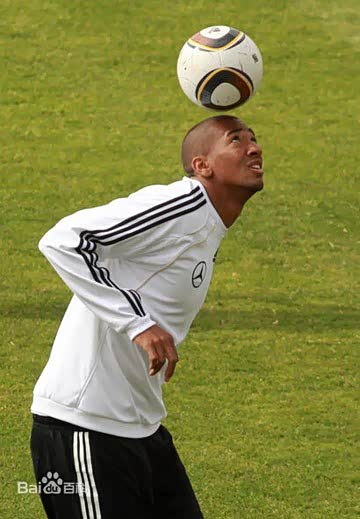 德国足球巨星与奔驰商务名车对对碰