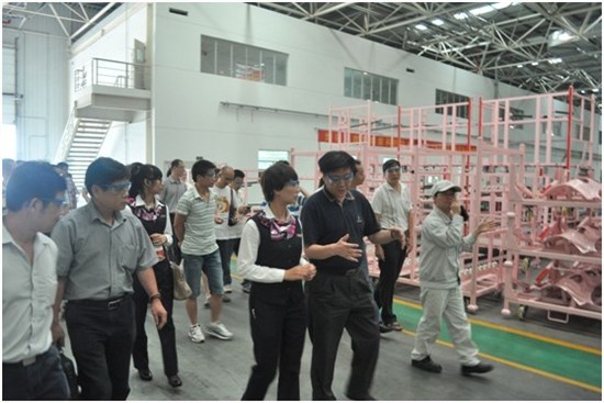 【图】广州市人大代表团走进传祺生产基地