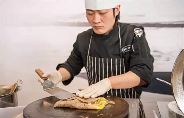 南通保时捷中心 风雪之外 蒙情万种广告