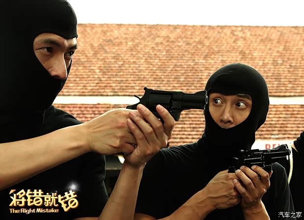 东成携手"将错就错"剧组与您度元宵