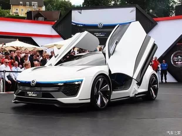 飞翼式车门,向上旋转开启