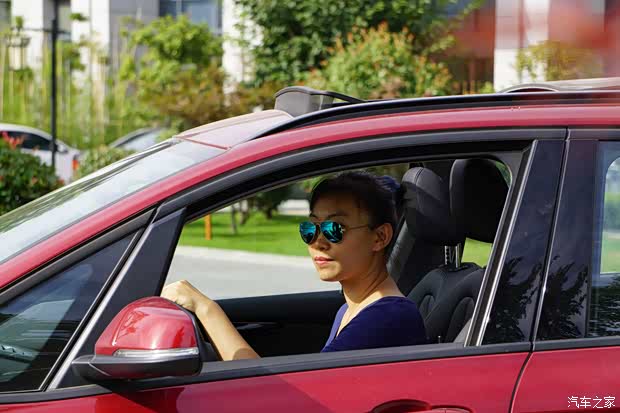 当犀利主播白杨杠上bmw 中宝达人驾到_【西安中宝汽车销售服务有限