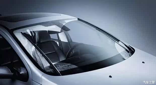 其实,对"劳苦功高"的风挡玻璃的呵护主要是雨刮器和风窗洗涤器的正确