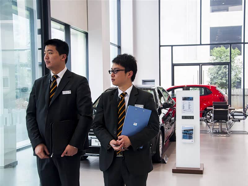 重庆新威众汽车销售服务有限公司————接待区