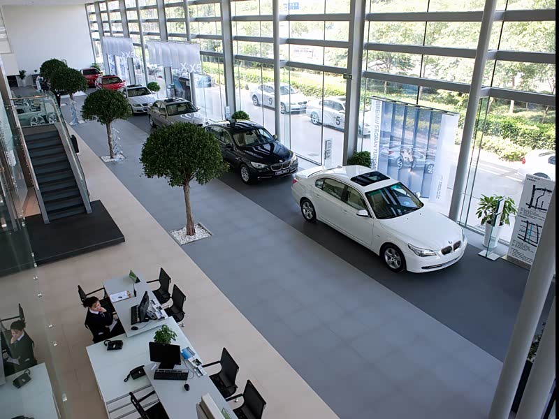 新车展示区