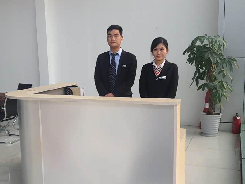 四川港宏鼎鑫汽车销售服务有限公司武侯分公司————接待区