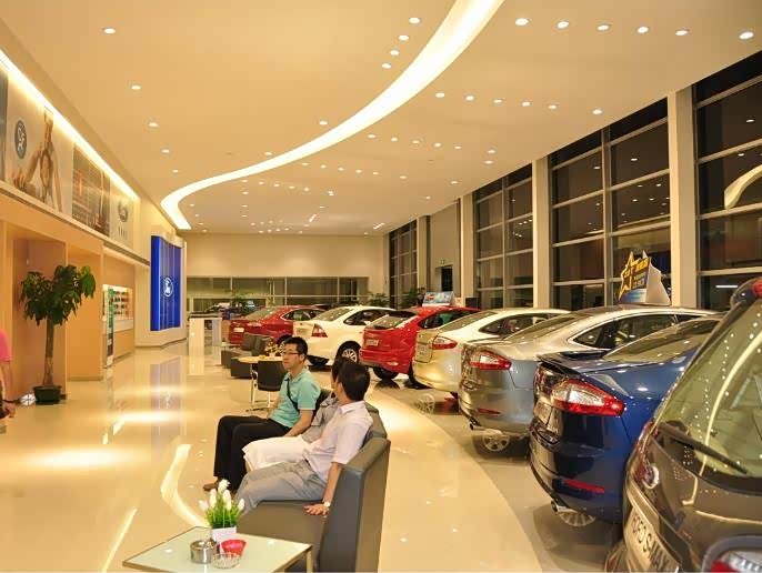 新车展示区