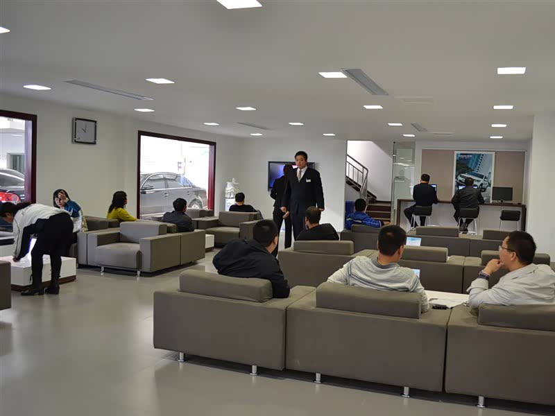 中冀汽车集团天择上海大众4s店 休息区