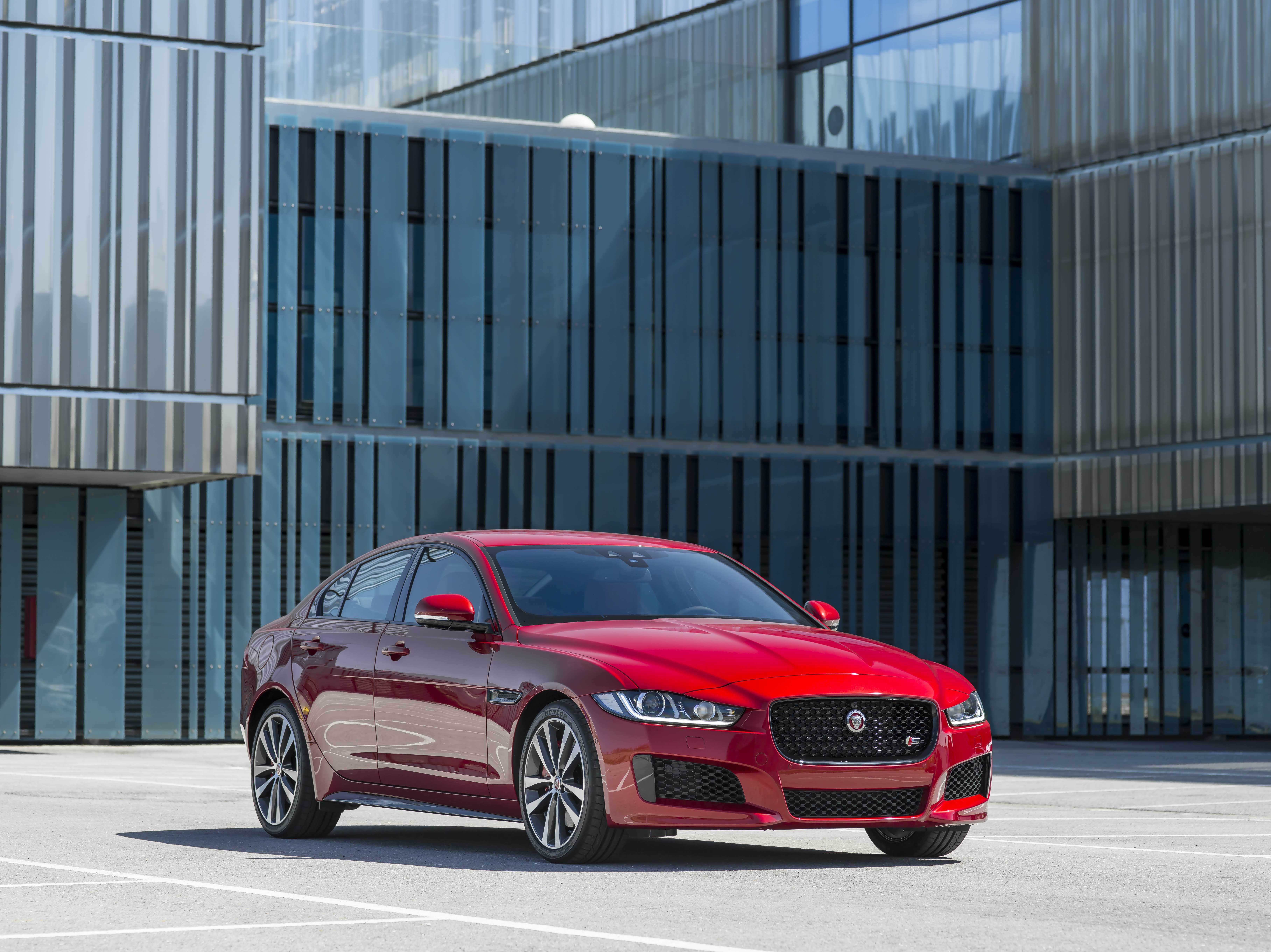 台州国鸿捷豹路虎椒江4s中心